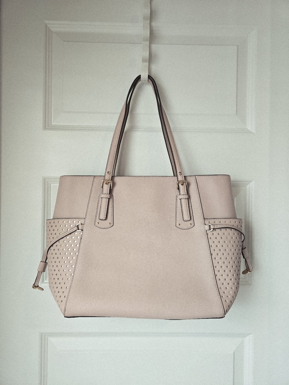 Michael Kors Voyager saffiano Bag - Picture 2 of 12